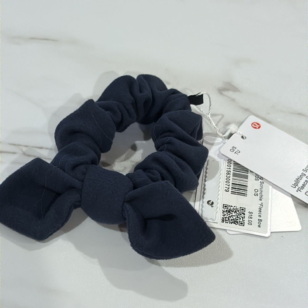 LULULEMON Uplifting Scrunchie Fleece Bow – Shale Blue 💙 NWT